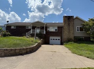 6253 Fairview Dr, Huntington, WV 25705