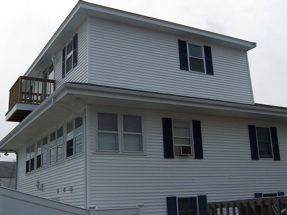 2nd image of 189 Tilton St