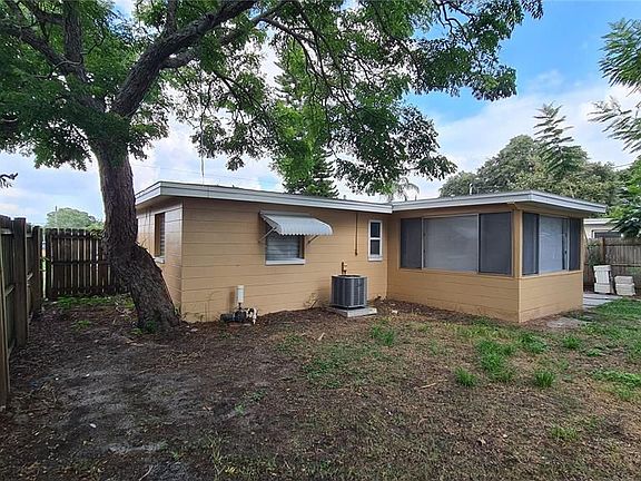 4th image of 11452 104th St