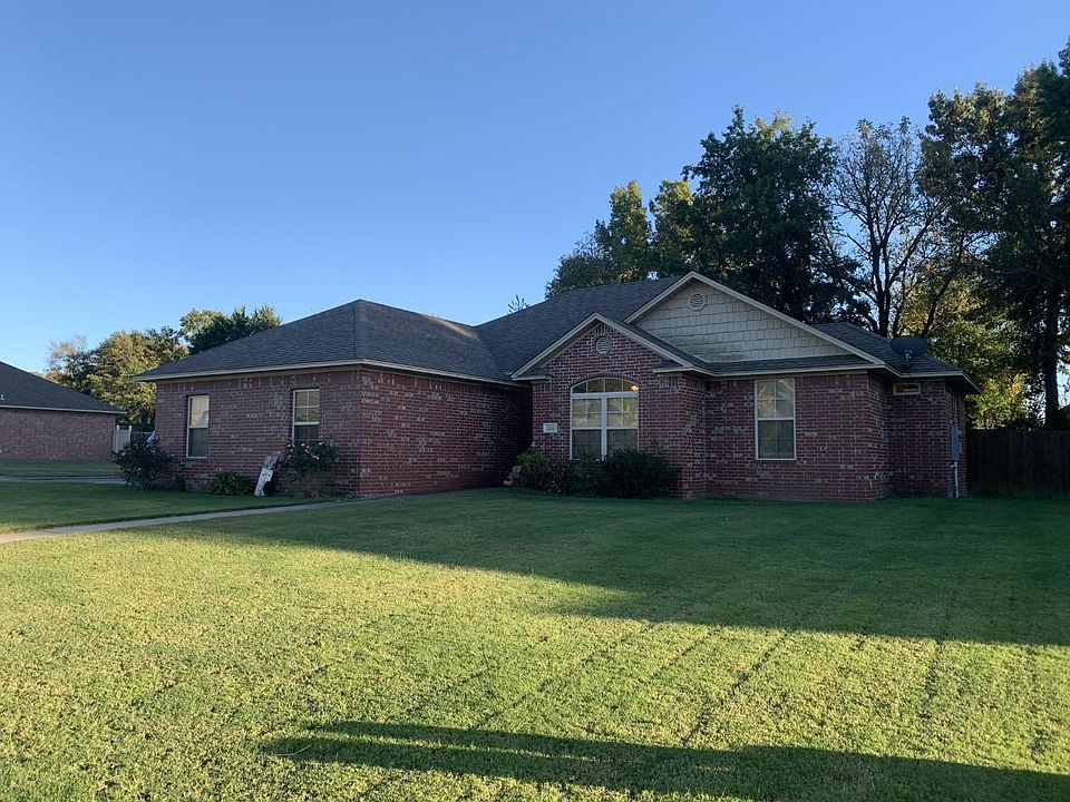 1st image of 214 Sagewood Ln