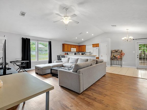 3rd image of 754 Brooke Manor Dr