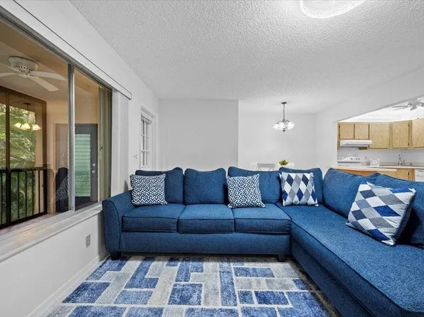 436 Pine Glen Lane #B-2, Greenacres, FL 33463