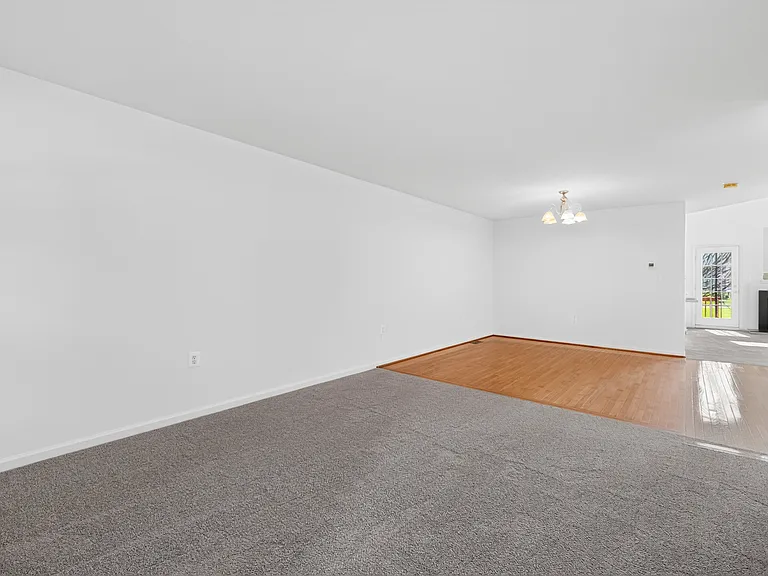 335 Wheatfield Cir — Photo 2