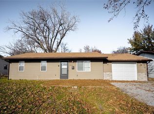 1733 Parklane Dr, Cahokia, IL 62206