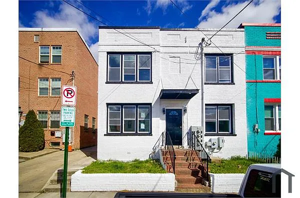 1825 Providence St NE photo 1