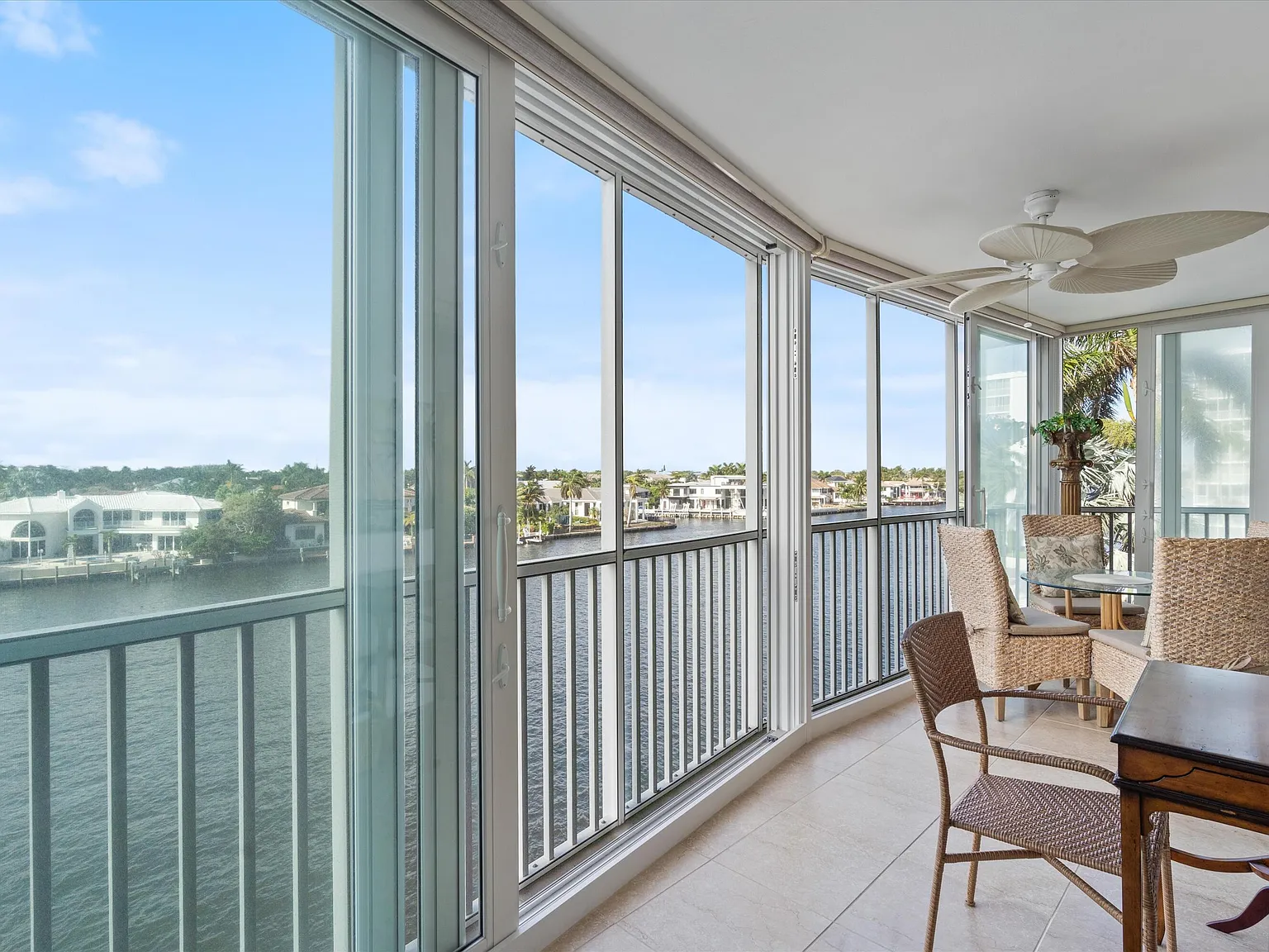 2 bed, 2.0 bath, 1239 sqft, $3,750 — Photo 2