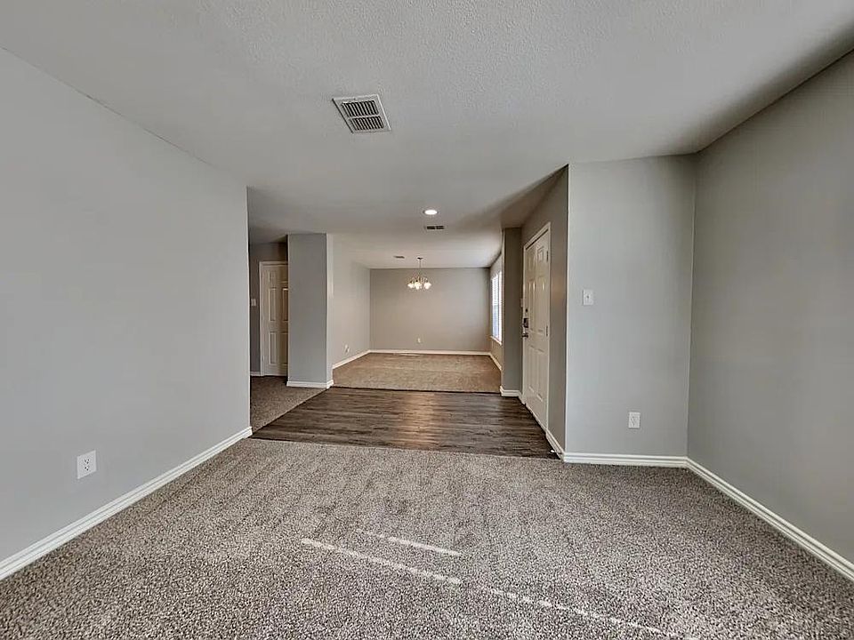 1st image of 133 Rolling Hills Pl