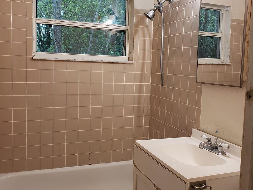 1st image of 337 S Clake Ave