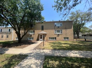 1016 E Division St #2N, Lombard, IL 60148