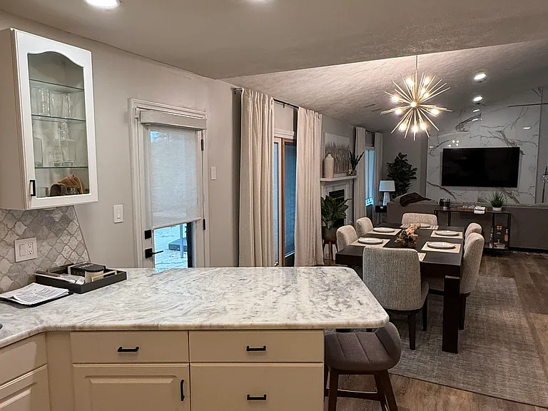 1011 Greystone Cir — Photo 12
