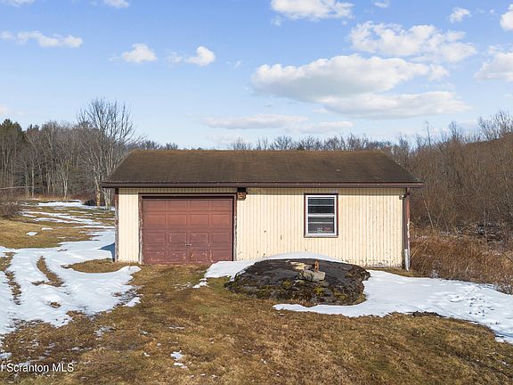 3rd image of 305 Arnolds Rd