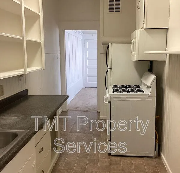 719 19th St #1 — Photo 9