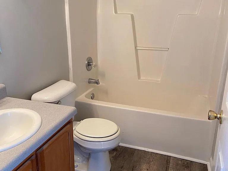 401 Sumrell Way — Photo 18