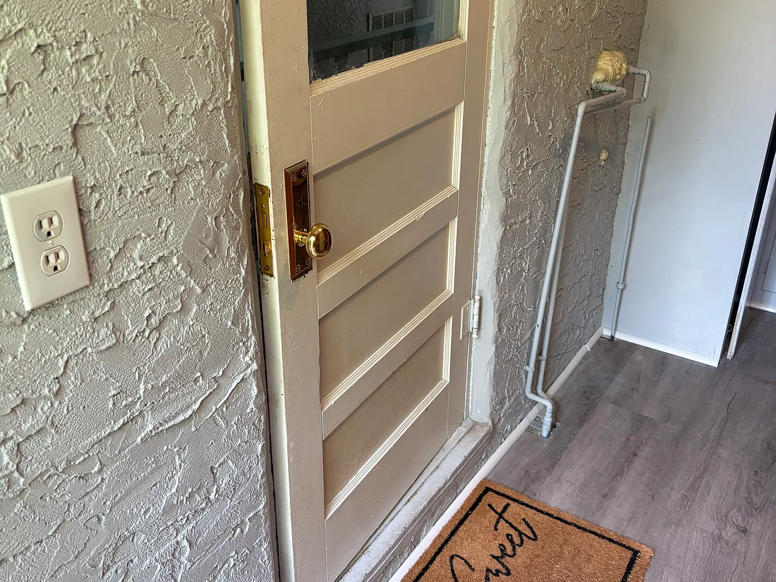 1 bed, 705 sqft, $1,200 — Photo 3