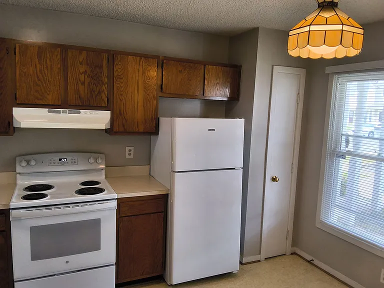 3044 Kim Dr — Photo 2