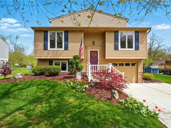 2243 Chapparal Dr, Pittsburgh, PA 15239