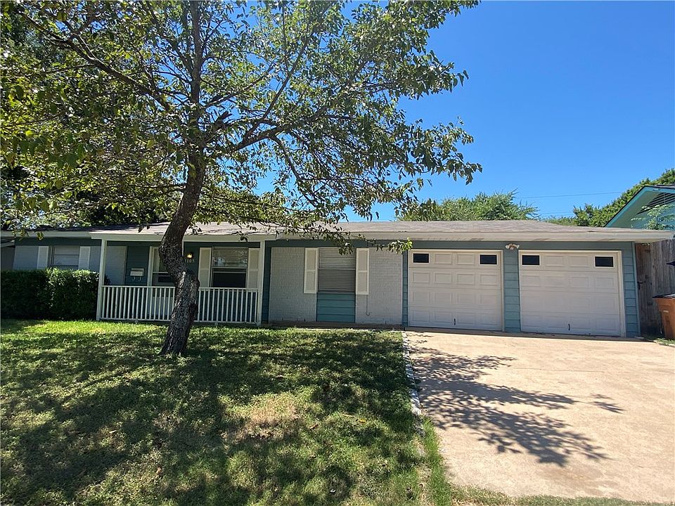 1st image of 1105 Colony North Dr