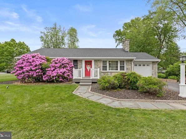 1467 Eden Rd, Lancaster, PA 17601