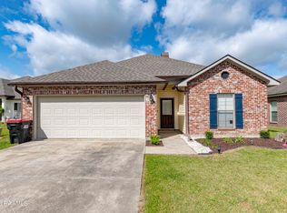 106 Country Garden Ln, Lafayette, LA 70507