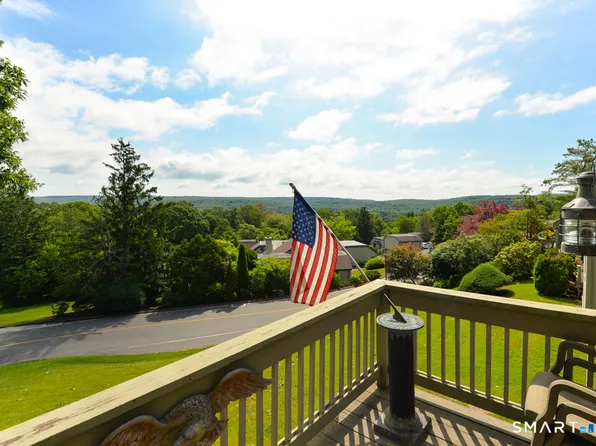 196 Heritage Village #E, Southbury, CT 06488