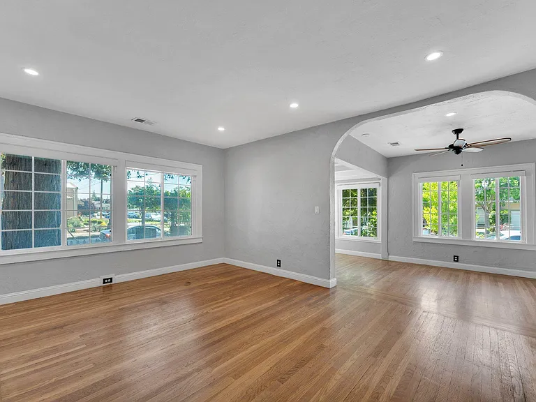 802 Broadmoor Blvd — Photo 8