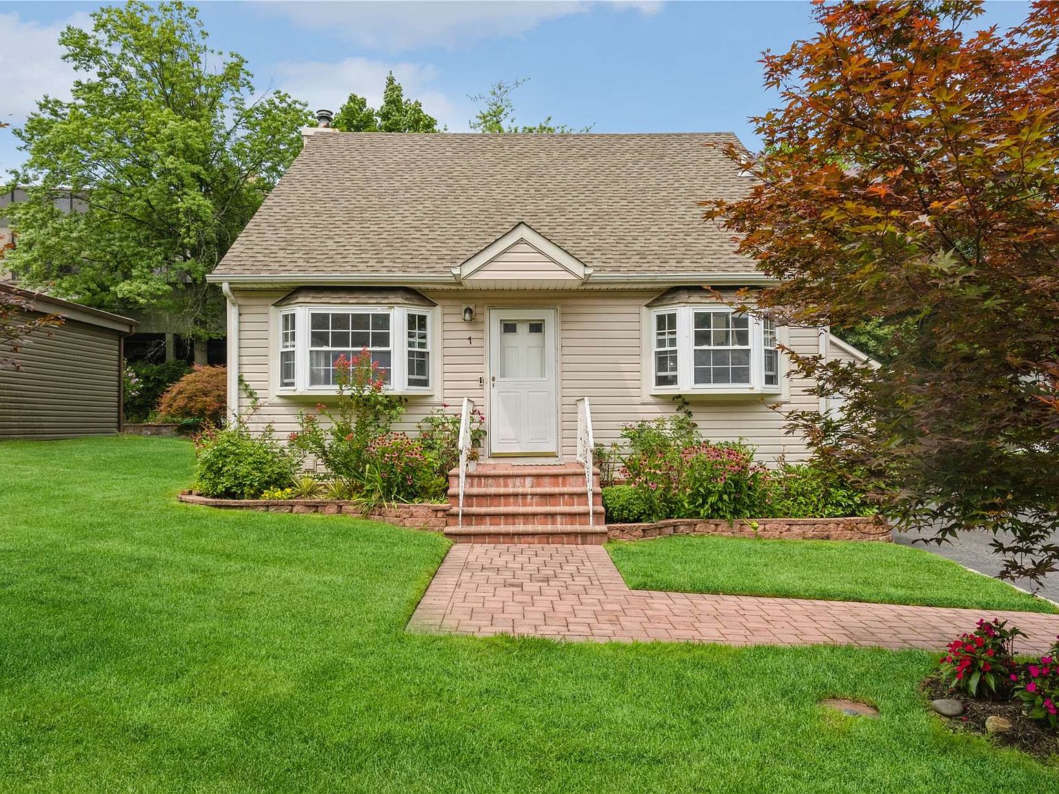 7 Cherry Brook, Great Neck, NY 11020 Zillow