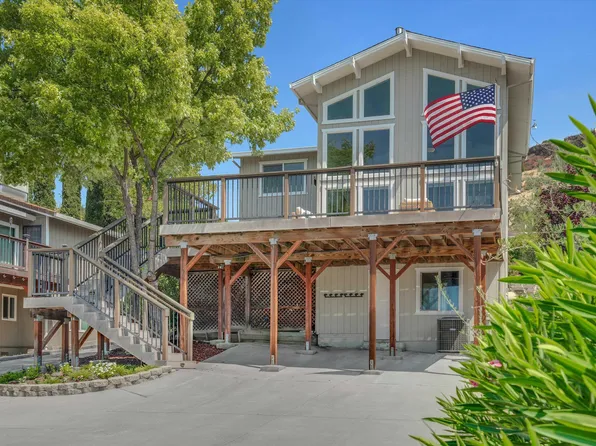 711 Poker Flat Rd, Copperopolis, CA 95228