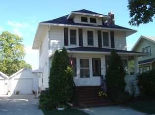 93 15th St, Fond Du Lac, WI 54935