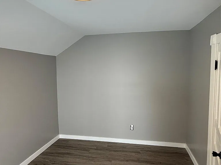276 E Chicago Blvd — Photo 15