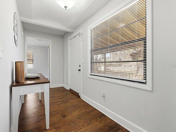 5th image of 901 W Trapnell Rd