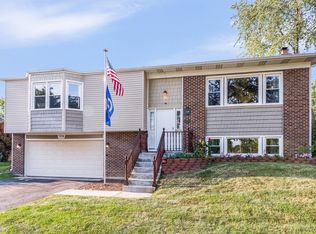 538 Rockhurst Rd, Bolingbrook, IL 60440