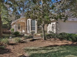 10 W Foxbriar Forest Cir, Spring, TX 77382