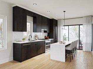 2541 Grant St #2, Vancouver, BC V5K3G6