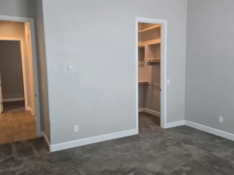 5605 N 189th Dr — Photo 18