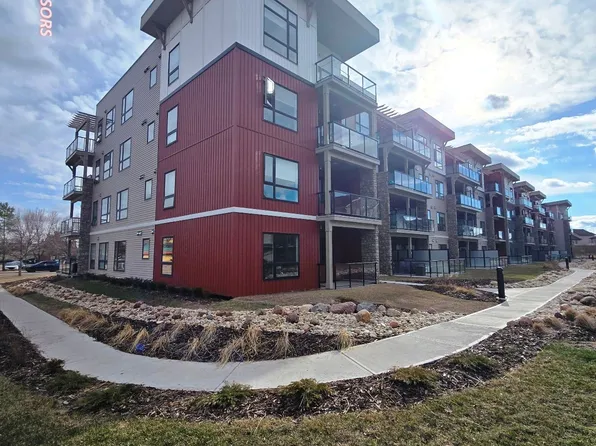 12804 140th Ave NW #128, Edmonton, AB T6V 0M3