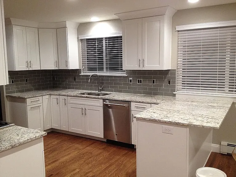 6907 S Hill St — Photo 10