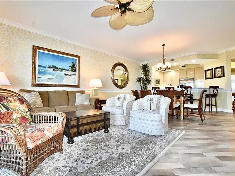 430 Cove Tower Dr #302 — Photo 3