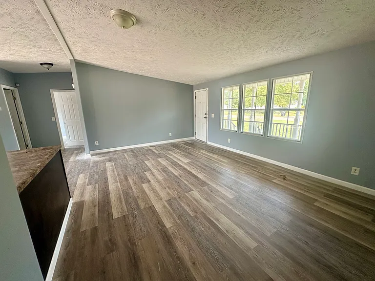 4108 Bonfield Rd — Photo 8