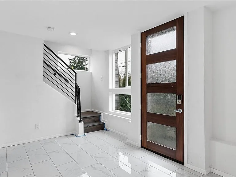 6303 Fauntleroy Way SW #A — Photo 16