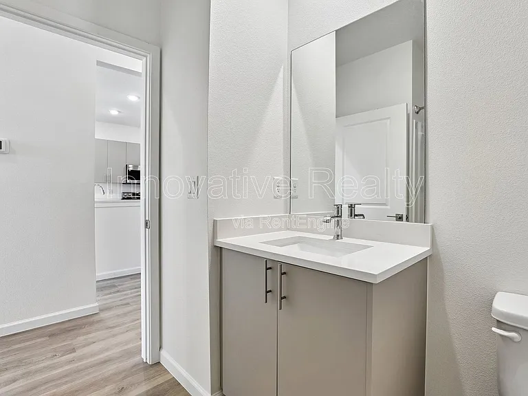 Venture Apartments — Photo 91