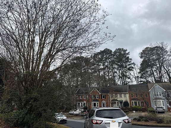 5th image of 510 Salem Woods Dr SE