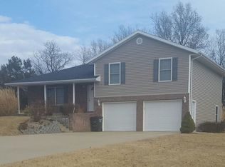 10948 Hunters Creek Rd, Holts Summit, MO 65043
