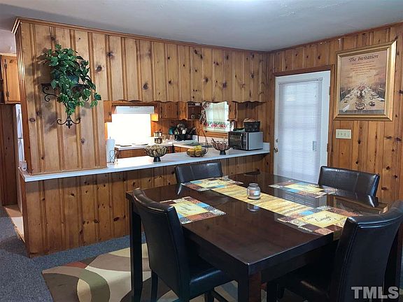 3rd image of 206 Whitley Dr