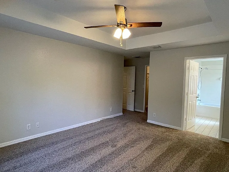 517 SW Paar Dr — Photo 12