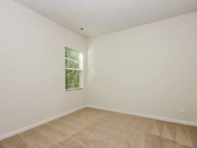 176 Nottingham Cir — Photo 14