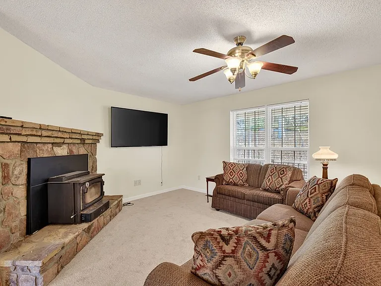 863 Woodland Dr — Photo 18