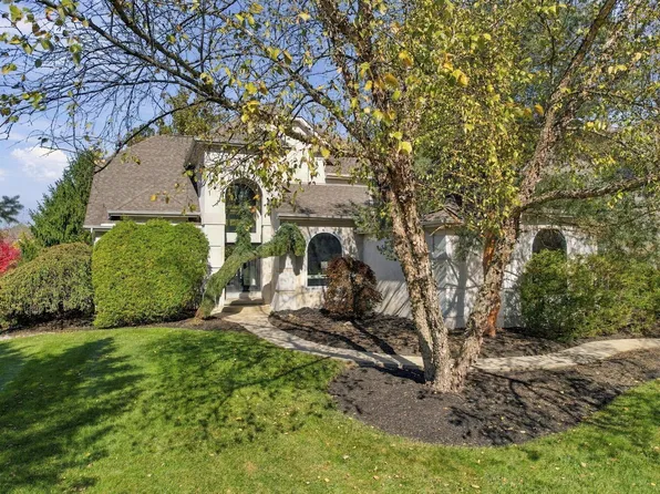 3269 McCammon Chase Dr, Lewis Center, OH 43035