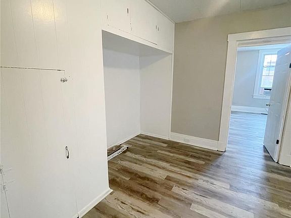 3rd image of 29 N 14th St