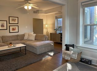 1706 W Byron St APT 2, Chicago, IL 60613