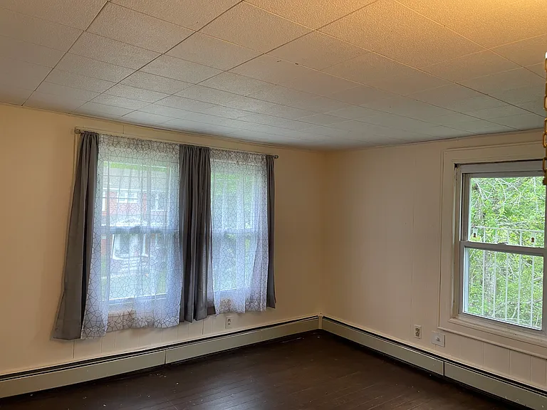 62 Columbia Heights Rd — Photo 3